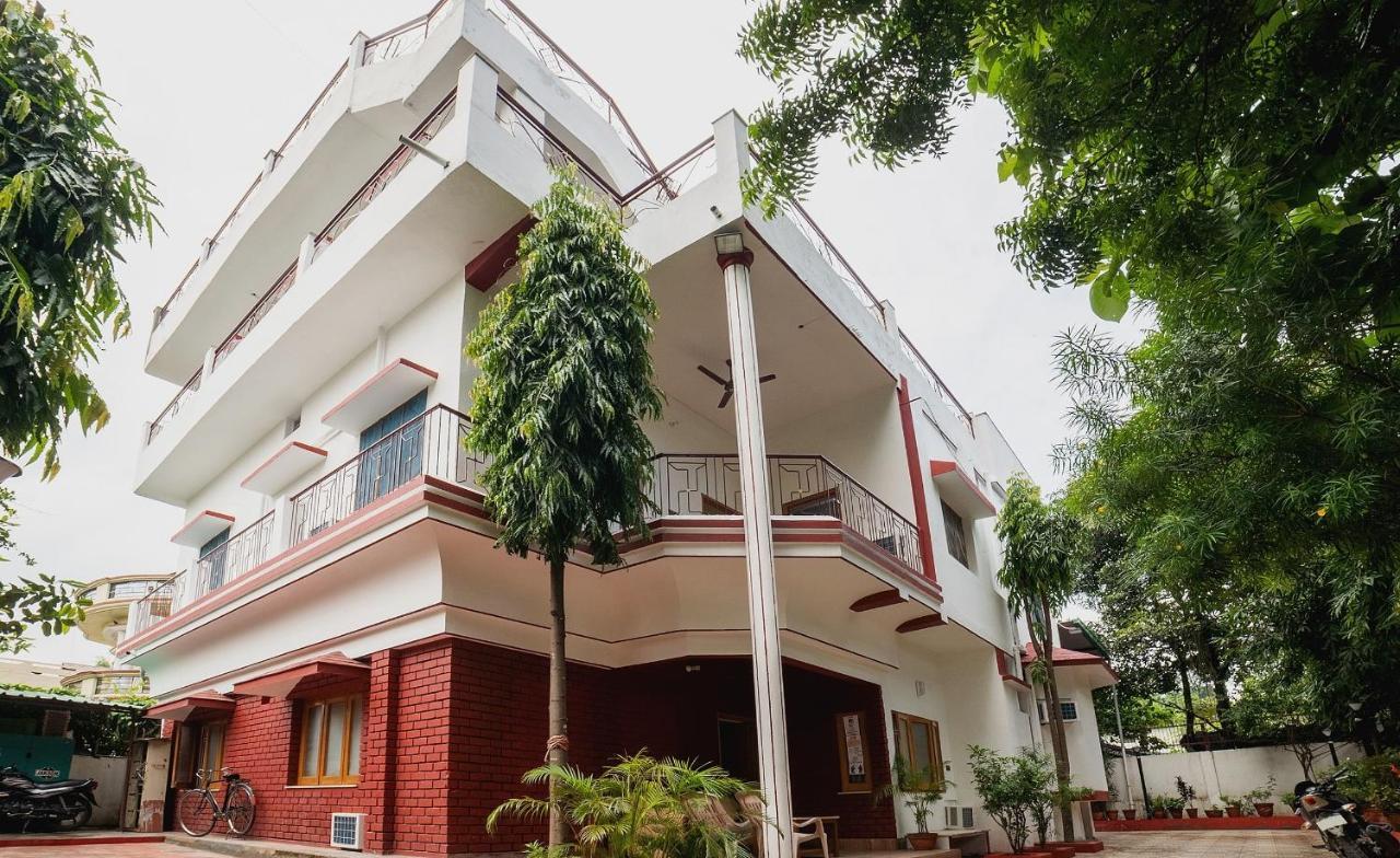 Hotel O Home Gautam Homestay Дехрадун Экстерьер фото
