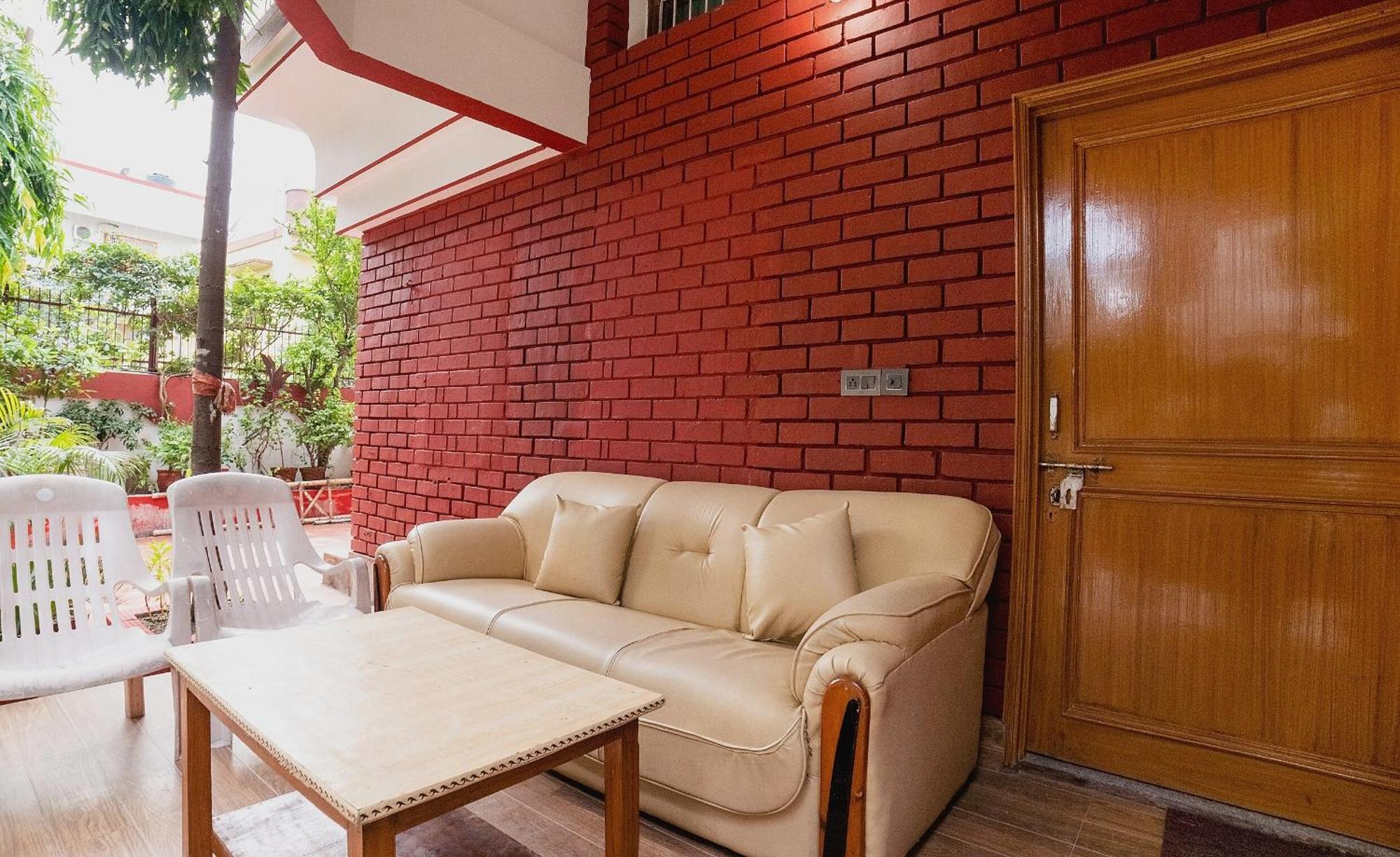 Hotel O Home Gautam Homestay Дехрадун Экстерьер фото