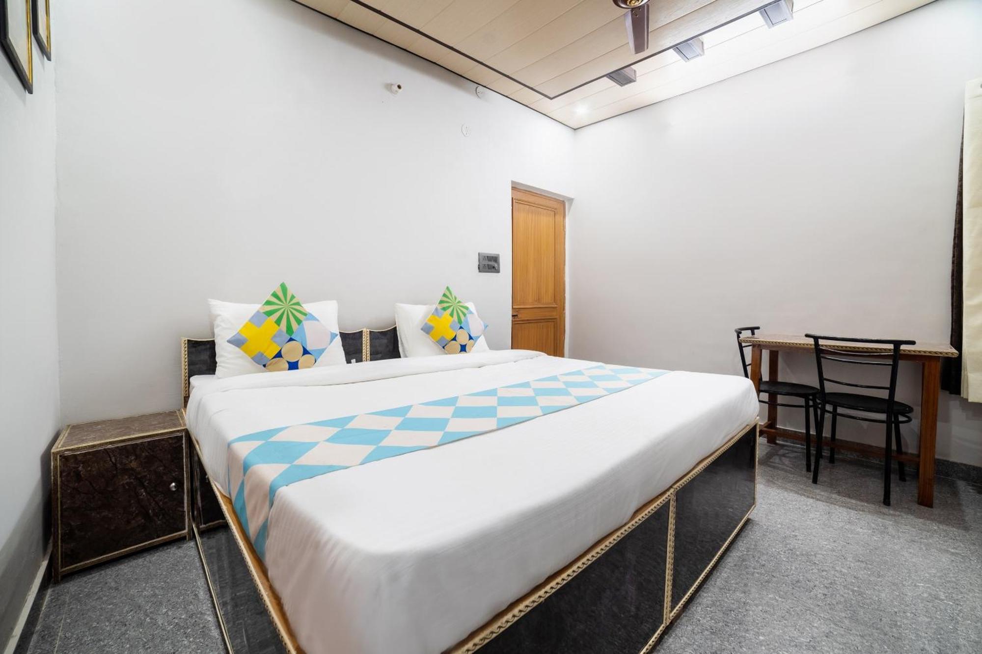Hotel O Home Gautam Homestay Дехрадун Экстерьер фото
