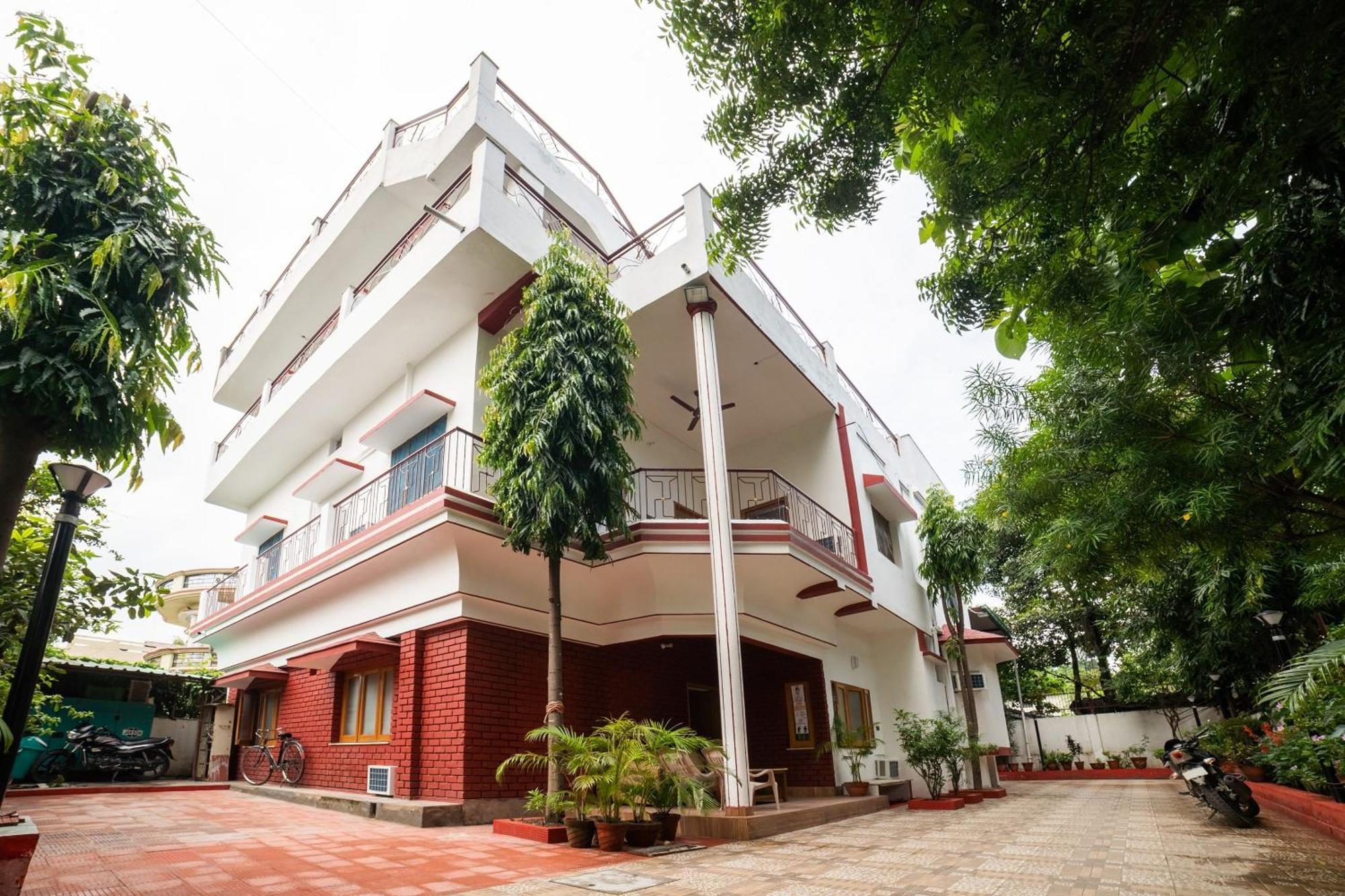 Hotel O Home Gautam Homestay Дехрадун Экстерьер фото