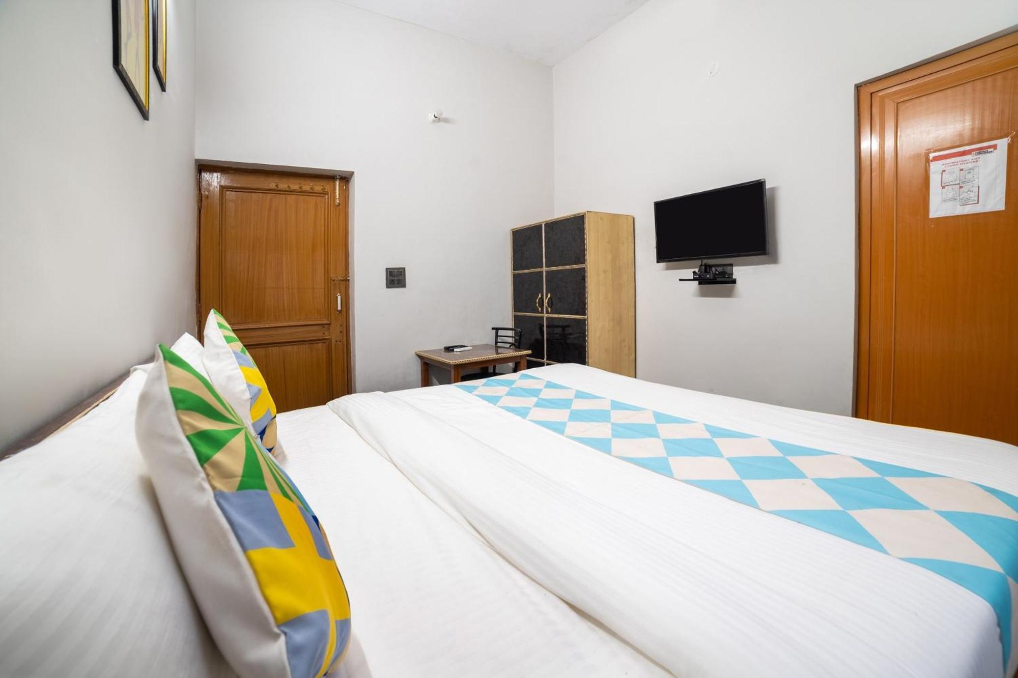 Hotel O Home Gautam Homestay Дехрадун Экстерьер фото
