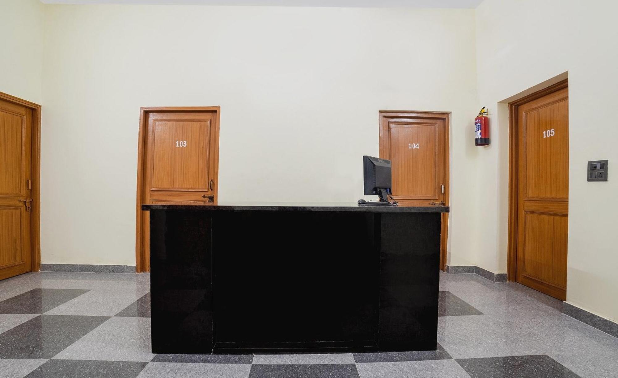 Hotel O Home Gautam Homestay Дехрадун Экстерьер фото