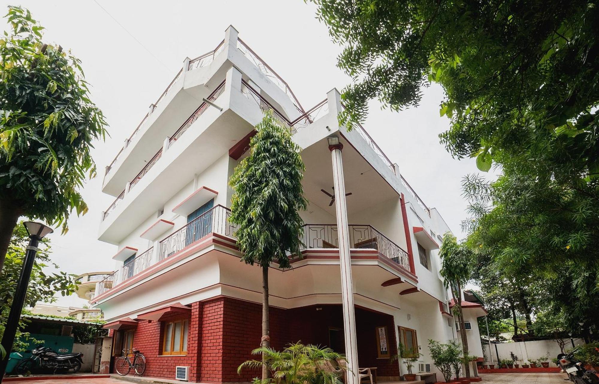 Hotel O Home Gautam Homestay Дехрадун Экстерьер фото